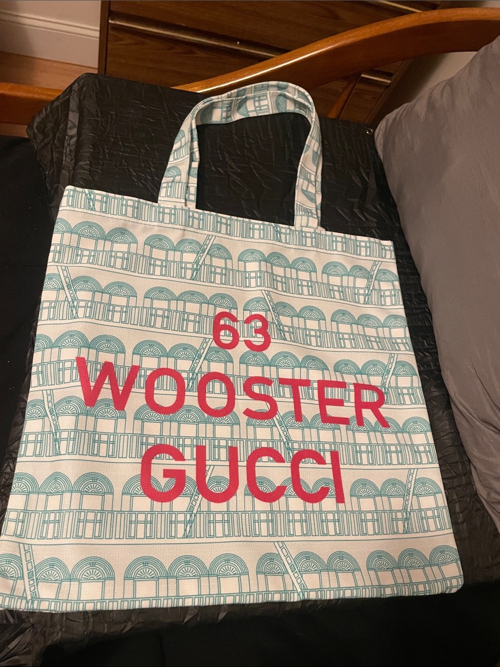 Gucci novelty Tote in Teal and Red Architectural Print